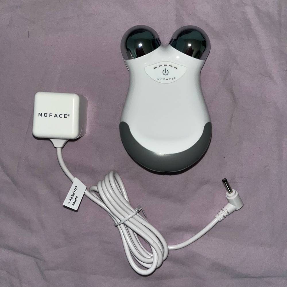 NuFACE® Mini Facial Toning Device and Charger